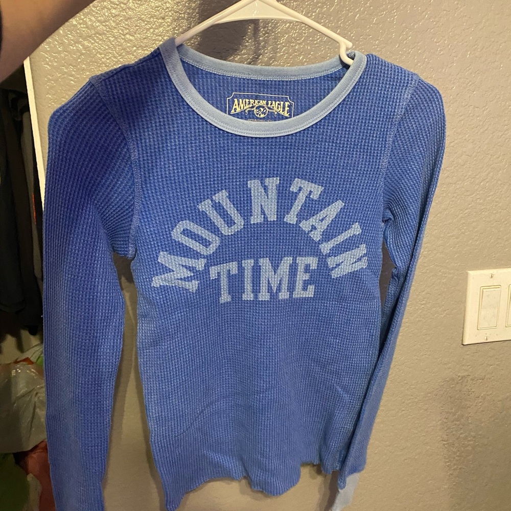 American Eagle Outfitters Long Sleeve Blue Tee